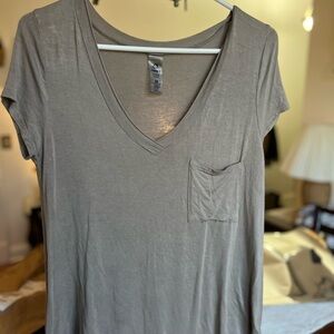 Mono B V-Neck Short Sleeve Top